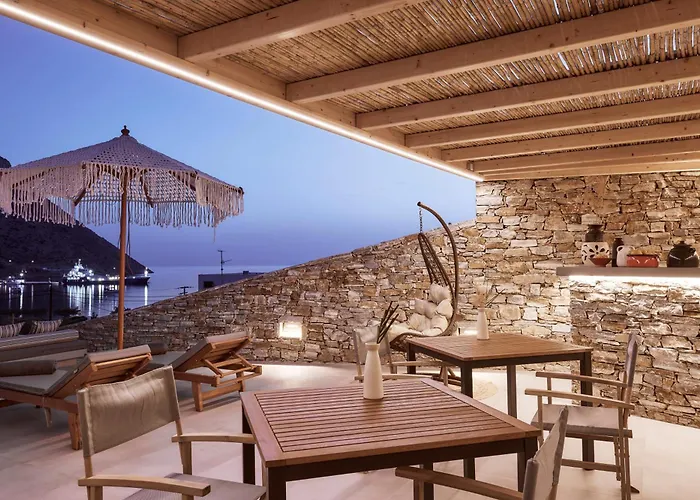 Arcos Sifnos Couette-café 4*