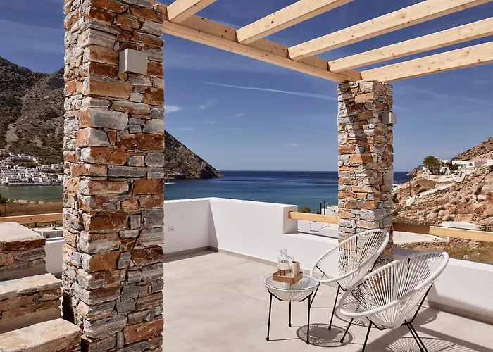 Arcos Sifnos Couette-café Kamarai